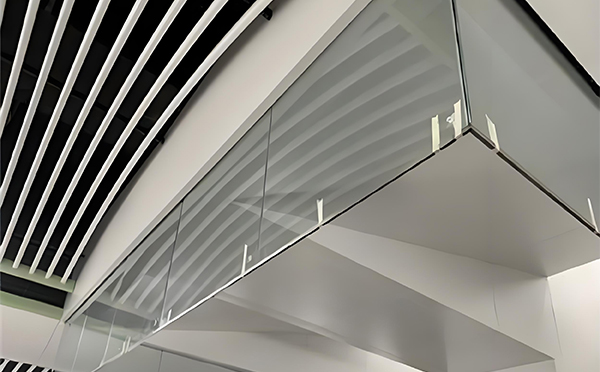 达日玻璃挡烟垂壁