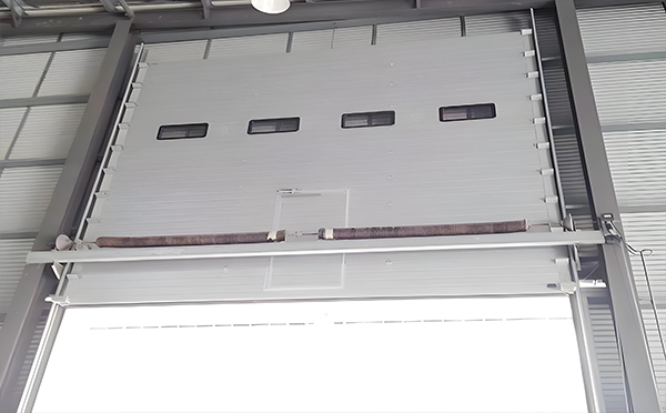 达日工业滑升门