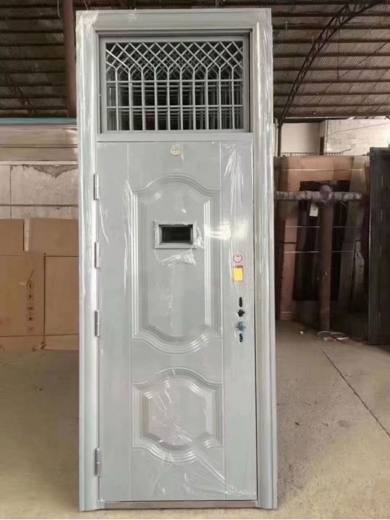 达日学校教室门