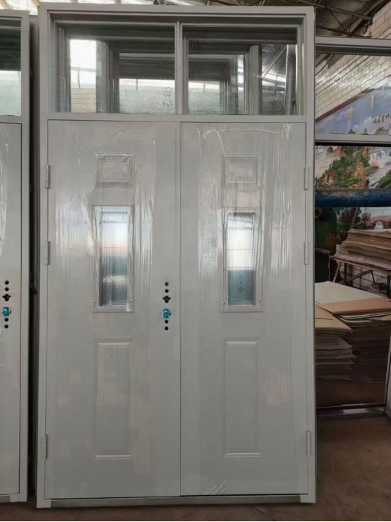 达日学校教室门