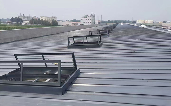 某中学室内体育馆达日排烟窗改造项目