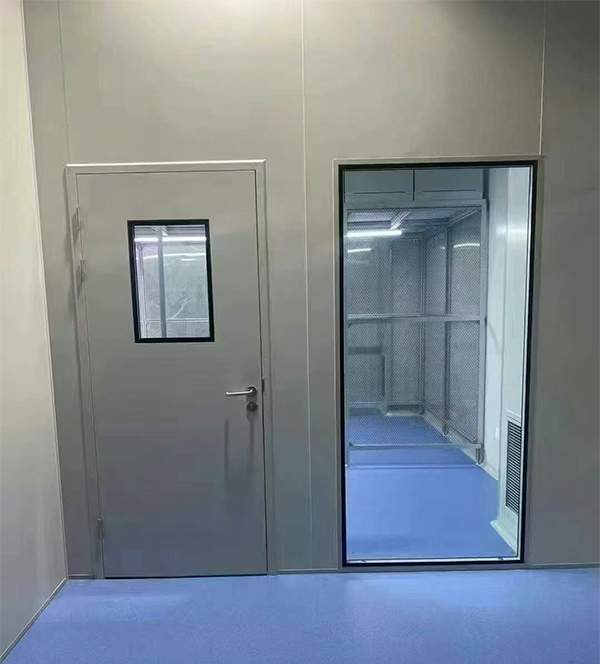 学校教学楼完成达日防火门标准化安装